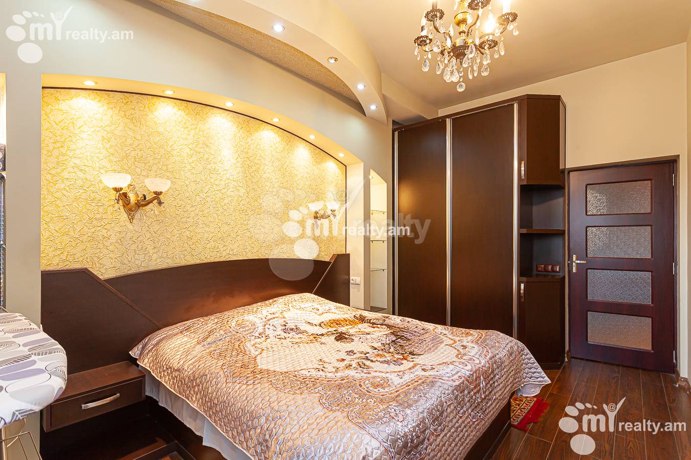 3 bedroom apartment for rent Bayron St, Center Yerevan, 146561