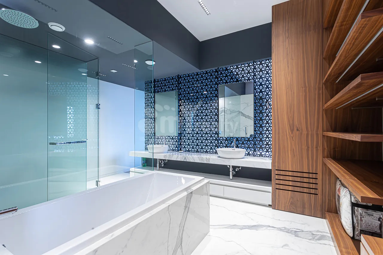 4 սենյականոց բնակարան  Պուշկինի փող, Կենտրոն Երևան, 157582