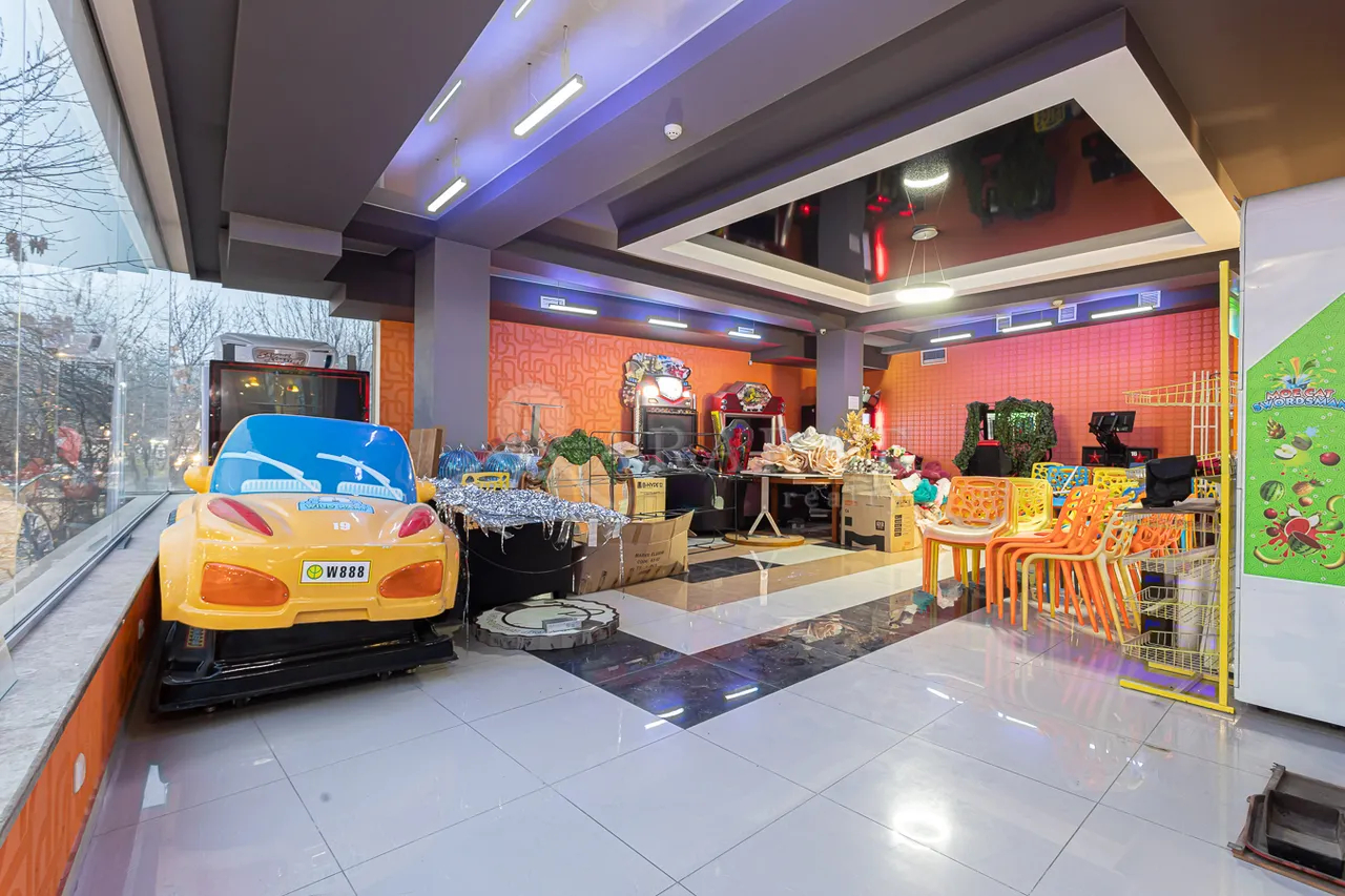 Commercial for sale خیابان شیراز, آچاپنیاک ایروان, 158296