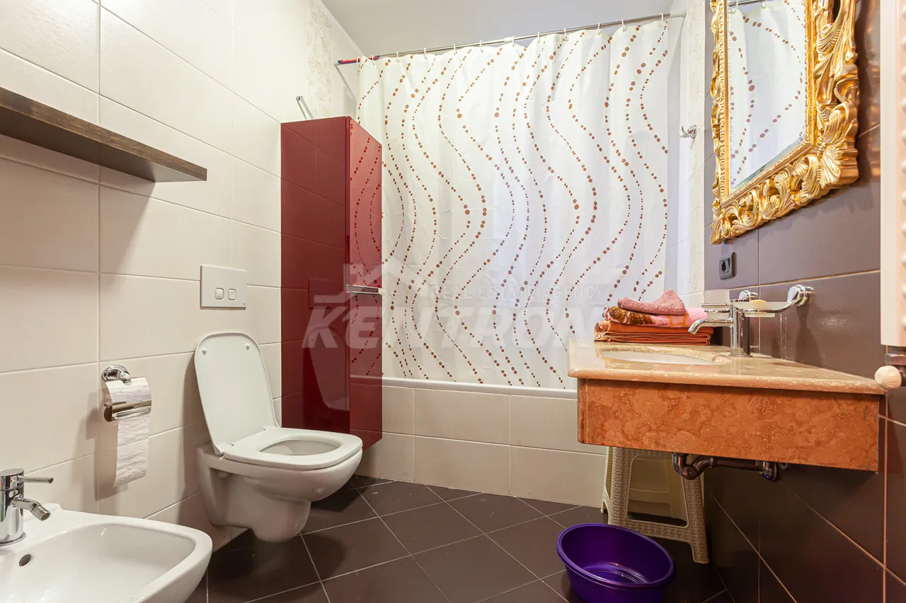 3 bedroom apartment for sale خیابان وازگِن سارگیسیان, مرکز شهر ایروان, 159354