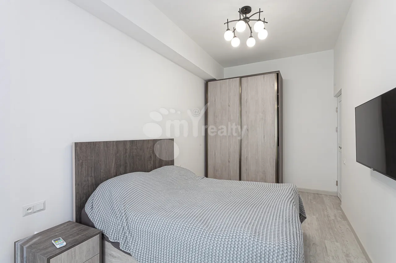 4 bedroom apartment for rent Antarayin St, Center Yerevan, 157525