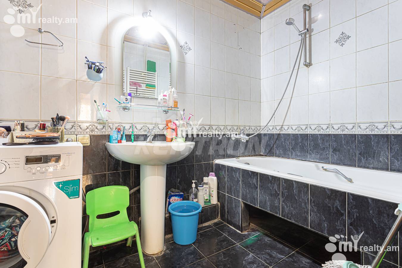 3 bedroom apartment for sale Paronyan St, Center Yerevan, 156507