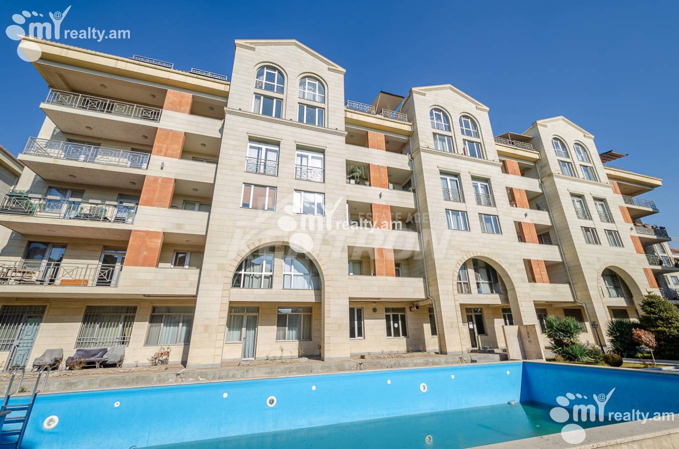 Купить 2 комнатную квартиру Антараин ул, Центр Ереван, 154454