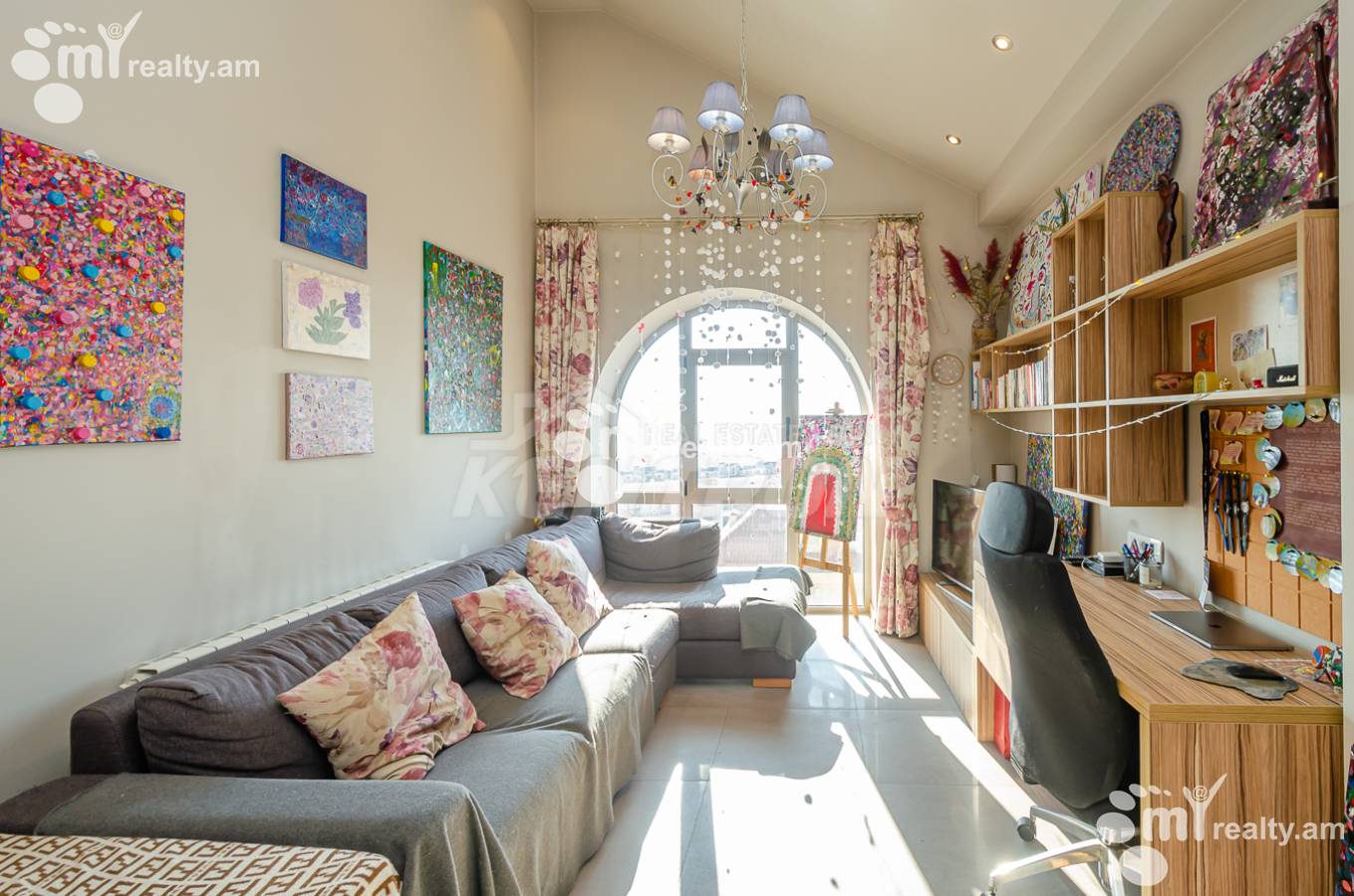 Купить 2 комнатную квартиру Антараин ул, Центр Ереван, 154454