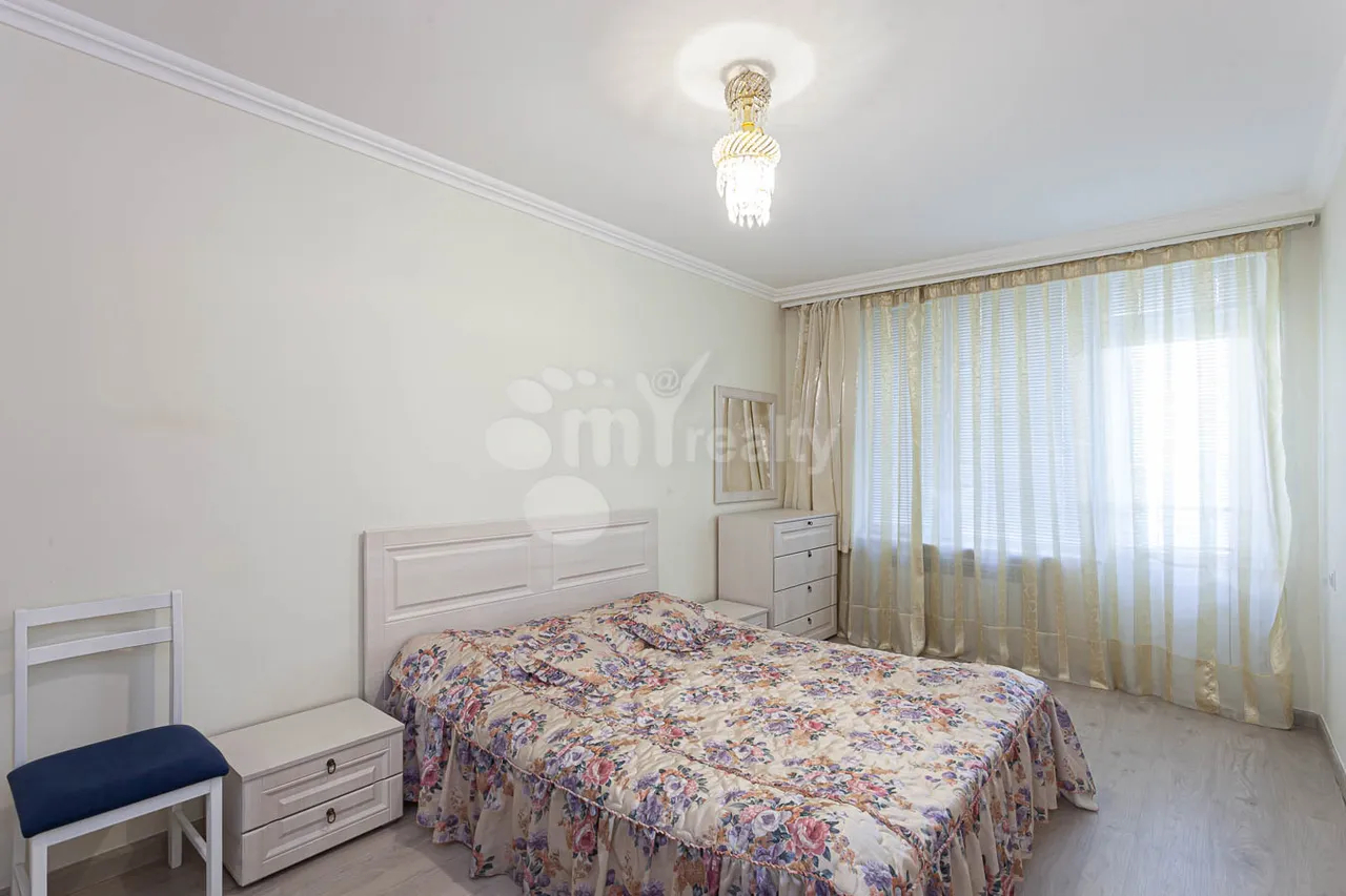 3 bedroom apartment for rent Mashtots Ave, Center Yerevan, 159963