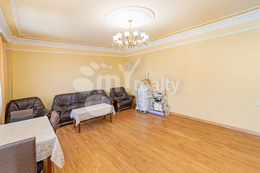 3 սենյականոց բնակարան վարձով Ռոստոմի փող, Կենտրոն Երևան, 159425