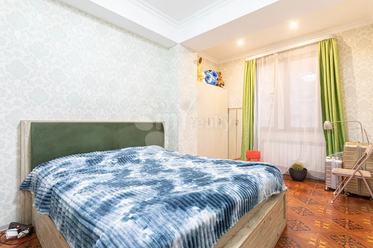 4 bedroom apartment for sale خیابان آرخوتیان, عربگیر ایروان, 158200