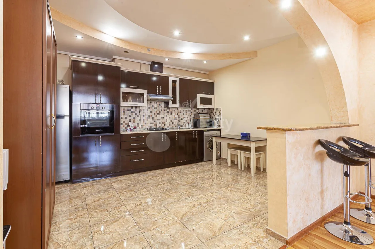 2 սենյականոց բնակարան վարձով Արամի փող, Կենտրոն Երևան, 158834