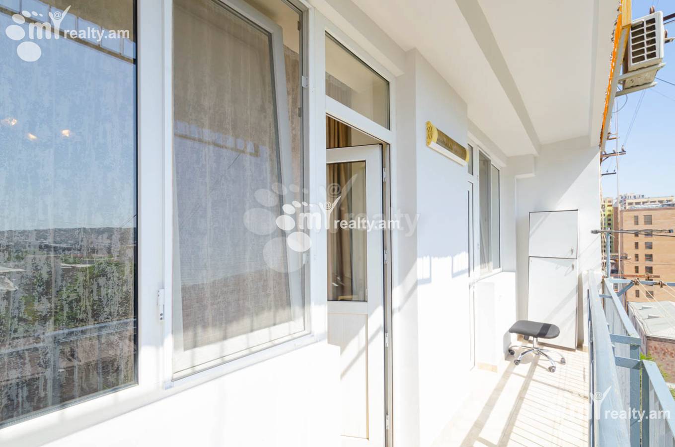 3 bedroom apartment for rent خیابان کوقباتسی, مرکز شهر ایروان, 151943