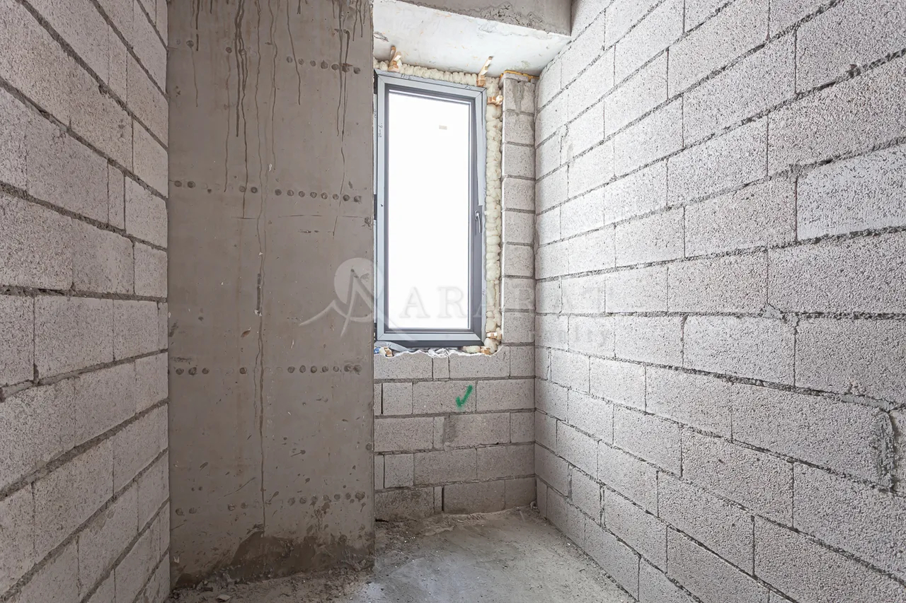 4 bedroom apartment for sale خیابان گِریبودوف, عربگیر ایروان, 157668