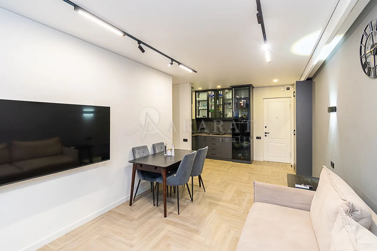 2 bedroom apartment for sale خیابان قازار پارپِتسی, مرکز شهر ایروان, 161874