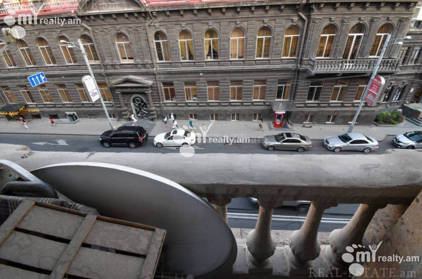 4 սենյականոց բնակարան  Նալբանդյան փող, Կենտրոն Երևան, 155250