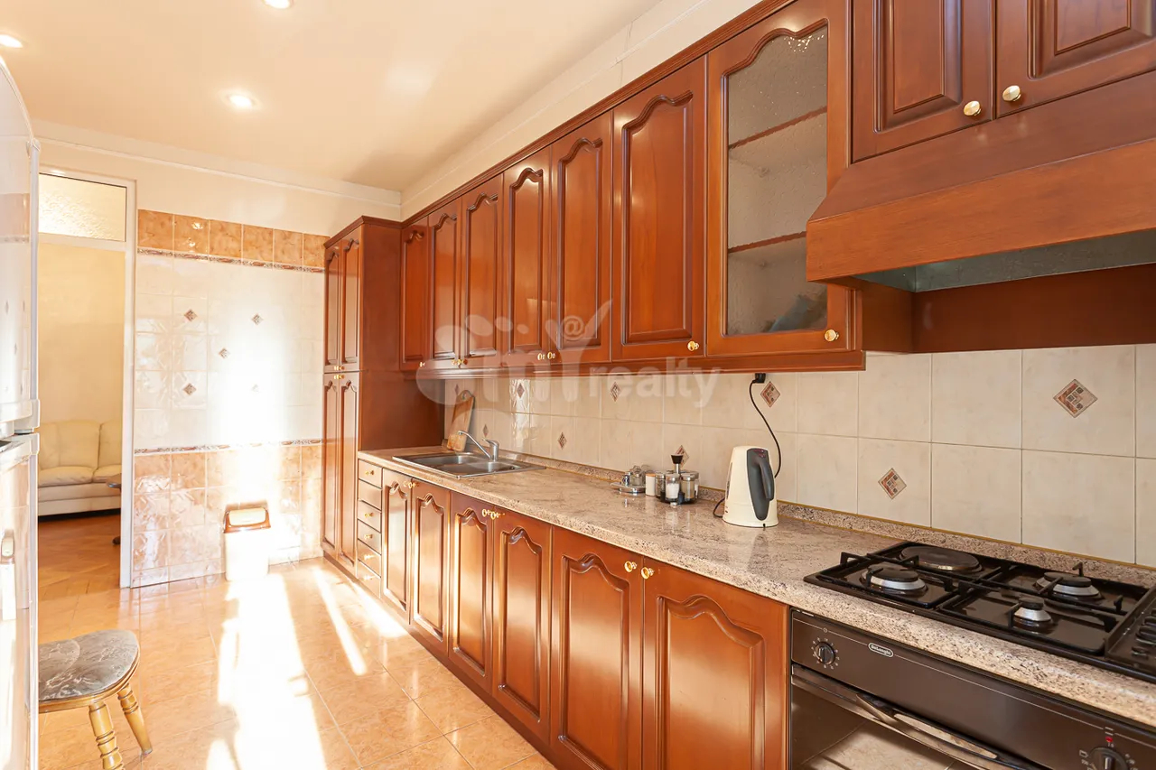 4 bedroom apartment for sale Khanjyan St, Center Yerevan, 160377