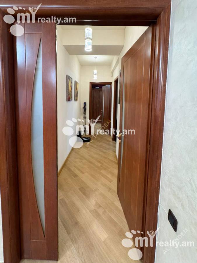 3 սենյականոց բնակարան  Սարյան փող, Կենտրոն Երևան, 127177