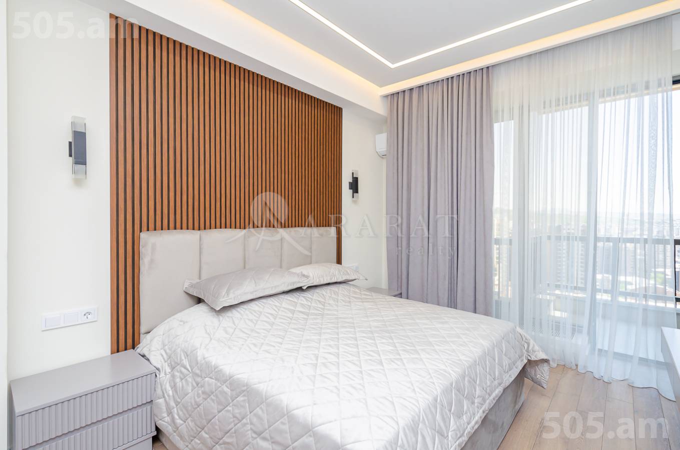 4 bedroom apartment for sale خیابان پارونیان, مرکز شهر ایروان, 150354