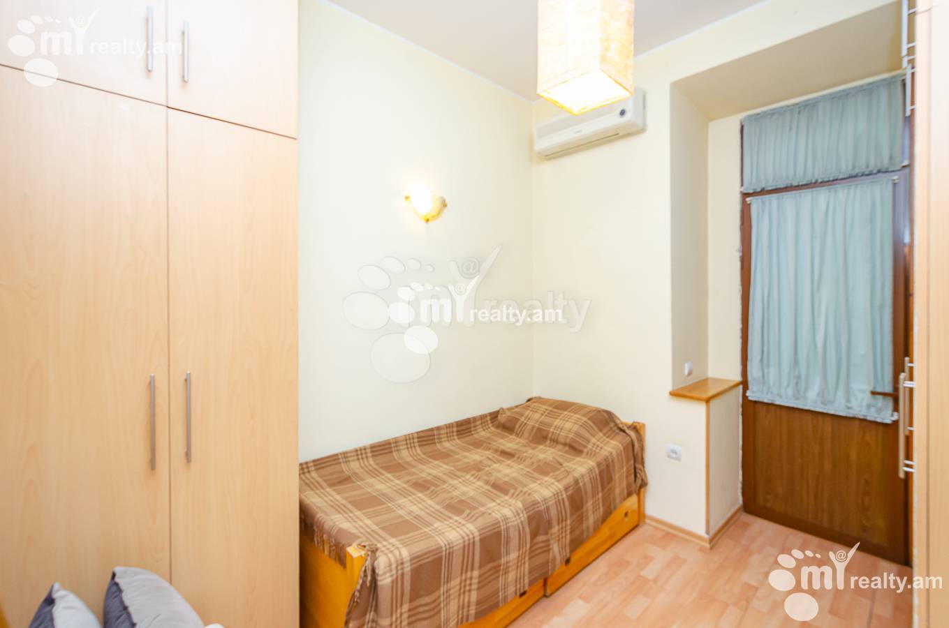 4 bedroom apartment for rent خیابان پوشکین, مرکز شهر ایروان, 151207