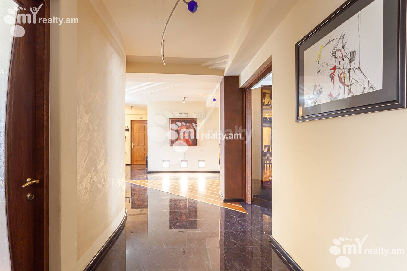 4 սենյականոց բնակարան  Ամիրյան փող, Կենտրոն Երևան, 155962