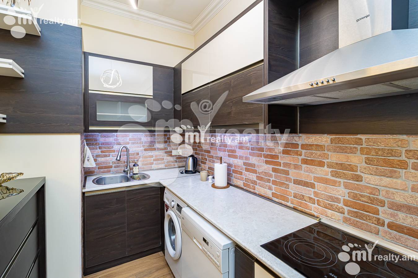 Купить 3 комнатную квартиру Цицернакаберд шоссе, Центр Ереван, 136096