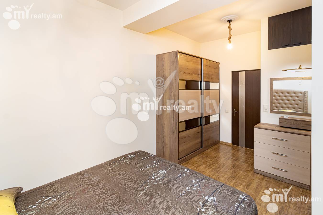 Купить 3 комнатную квартиру Цицернакаберд шоссе, Центр Ереван, 136096