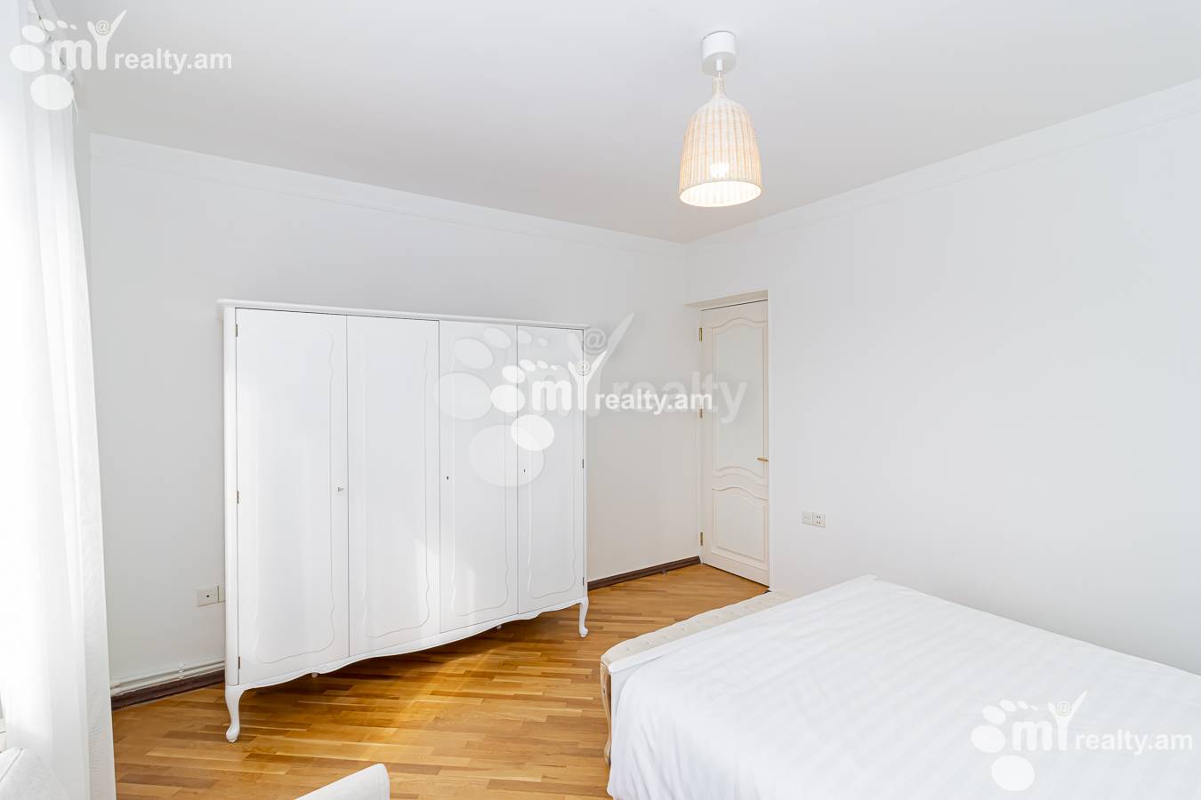 Купить 3 комнатную квартиру Московян ул, Центр Ереван, 146314