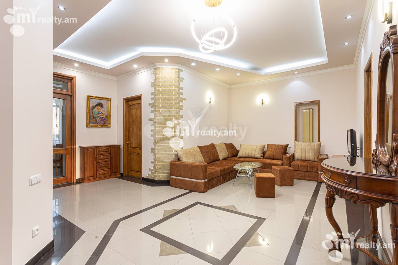 3 սենյականոց բնակարան  Աբովյան փող, Կենտրոն Երևան, 157094