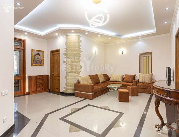 bnakaran/3-senyakanoc/Abovyan+St/Center/Yerevan