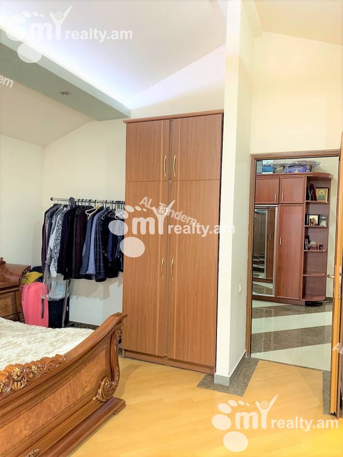 6 bedroom apartment for sale خیابان پوشکین, مرکز شهر ایروان, 143595