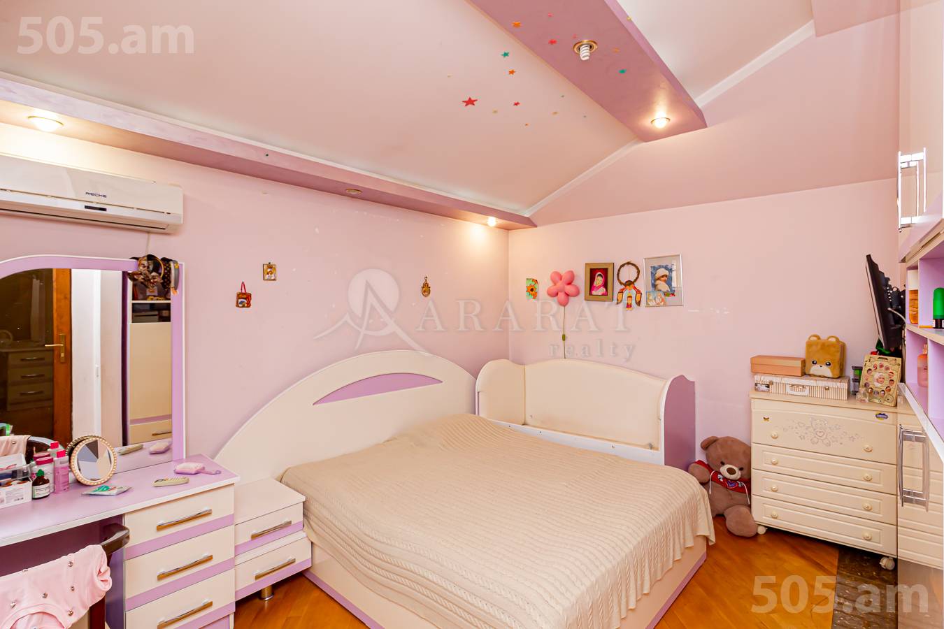 5 սենյականոց բնակարան  Պուշկինի փող, Կենտրոն Երևան, 152544