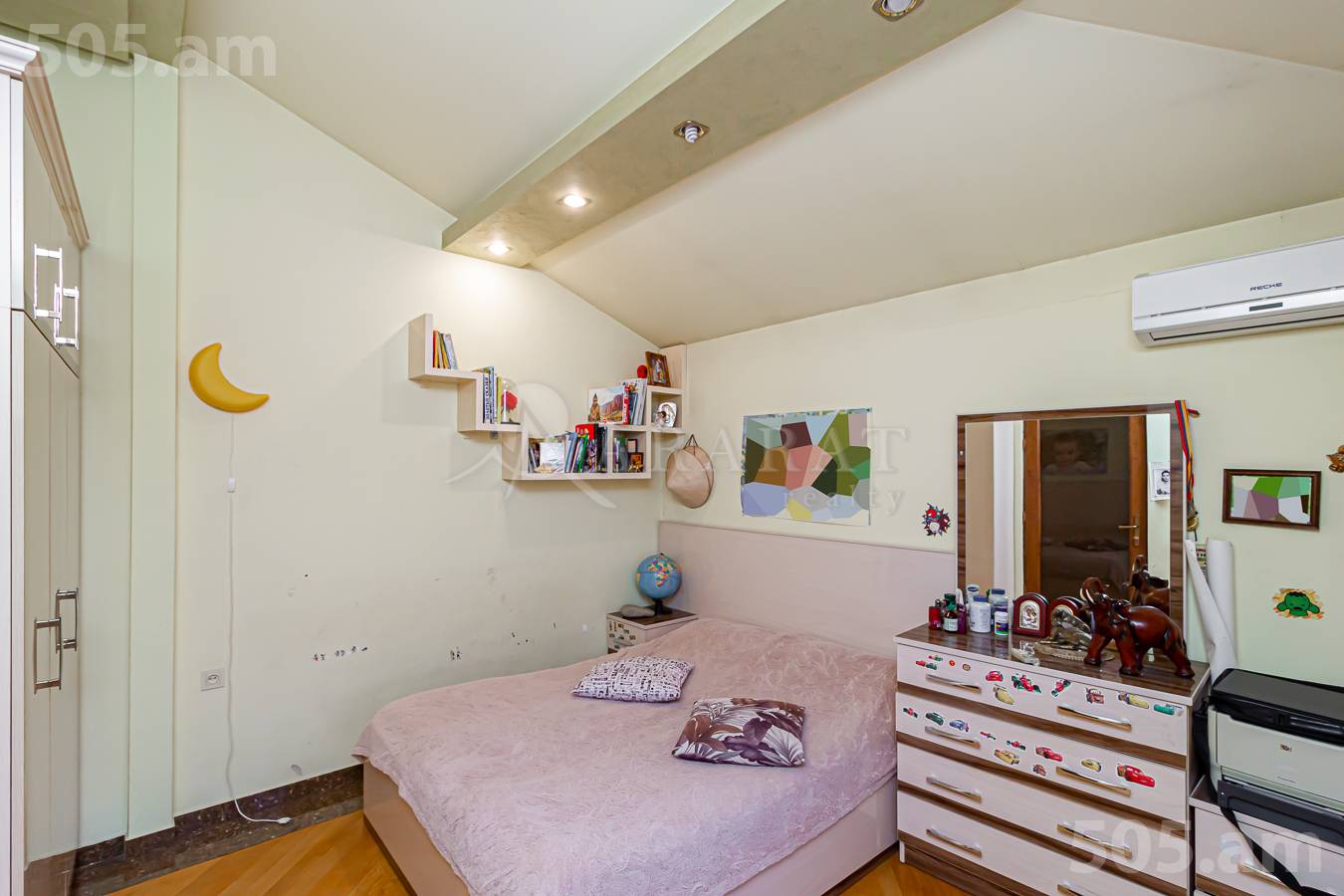 5 սենյականոց բնակարան  Պուշկինի փող, Կենտրոն Երևան, 152544