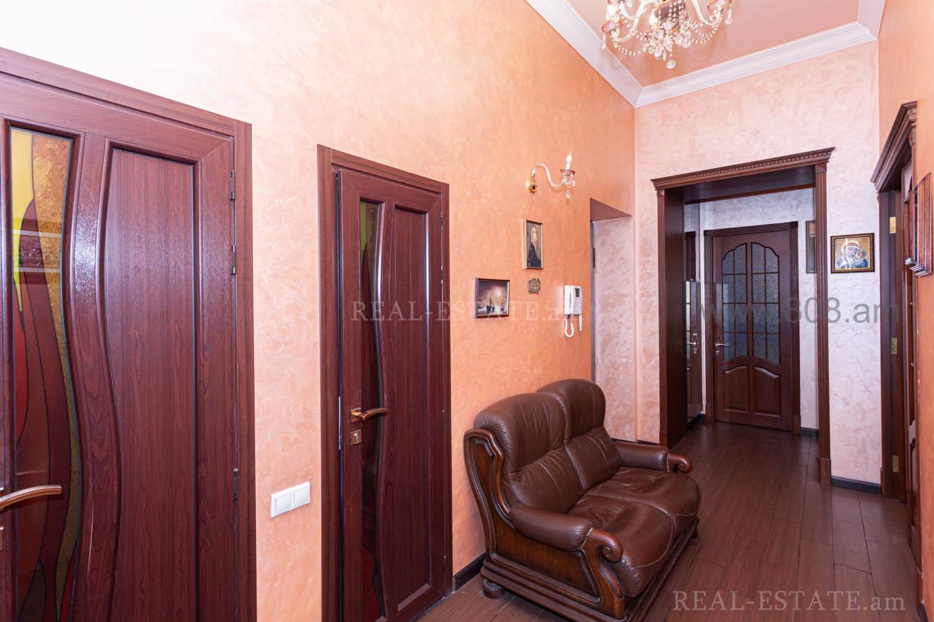 Купить 5 комнатную квартиру Нар Дос ул, Центр Ереван, 133260