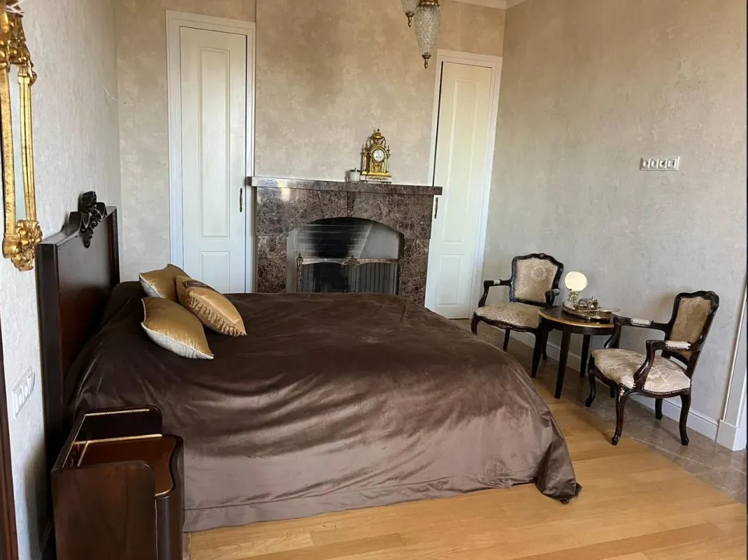 6 bedroom apartment for sale rue d'Abovyan, Center Yerevan, 159818