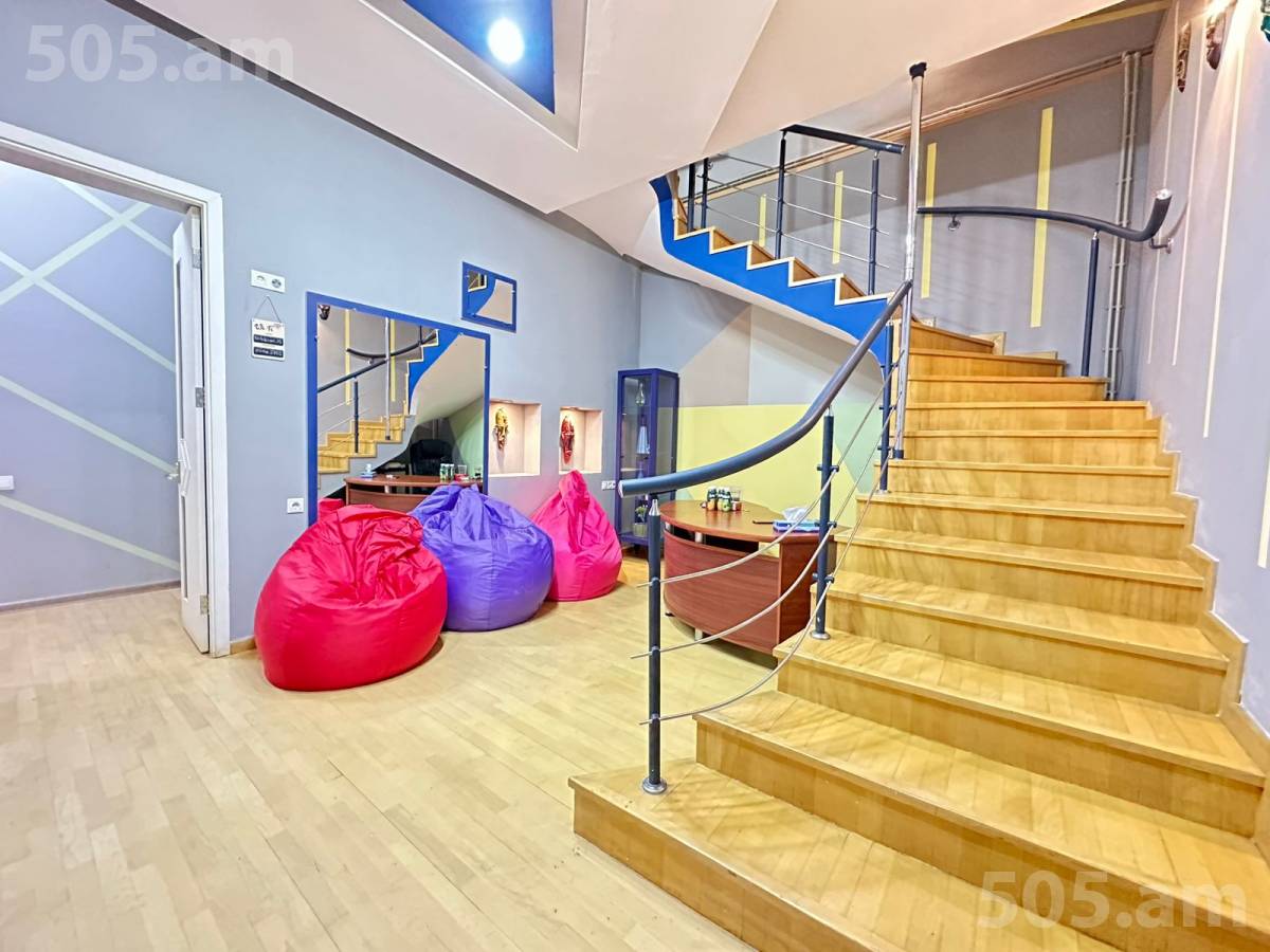 4 սենյականոց բնակարան  Հանրապետության փող, Կենտրոն Երևան, 154152