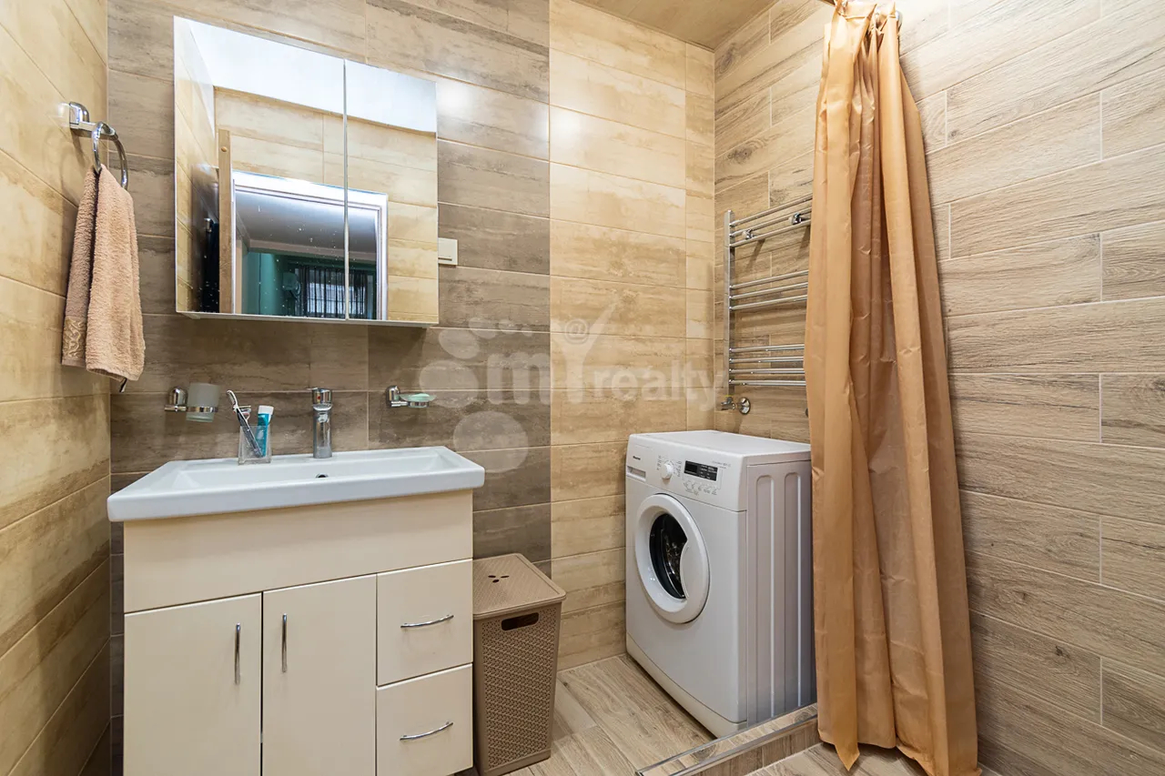 Купить 2 комнатную квартиру Амирян ул, Центр Ереван, 160240