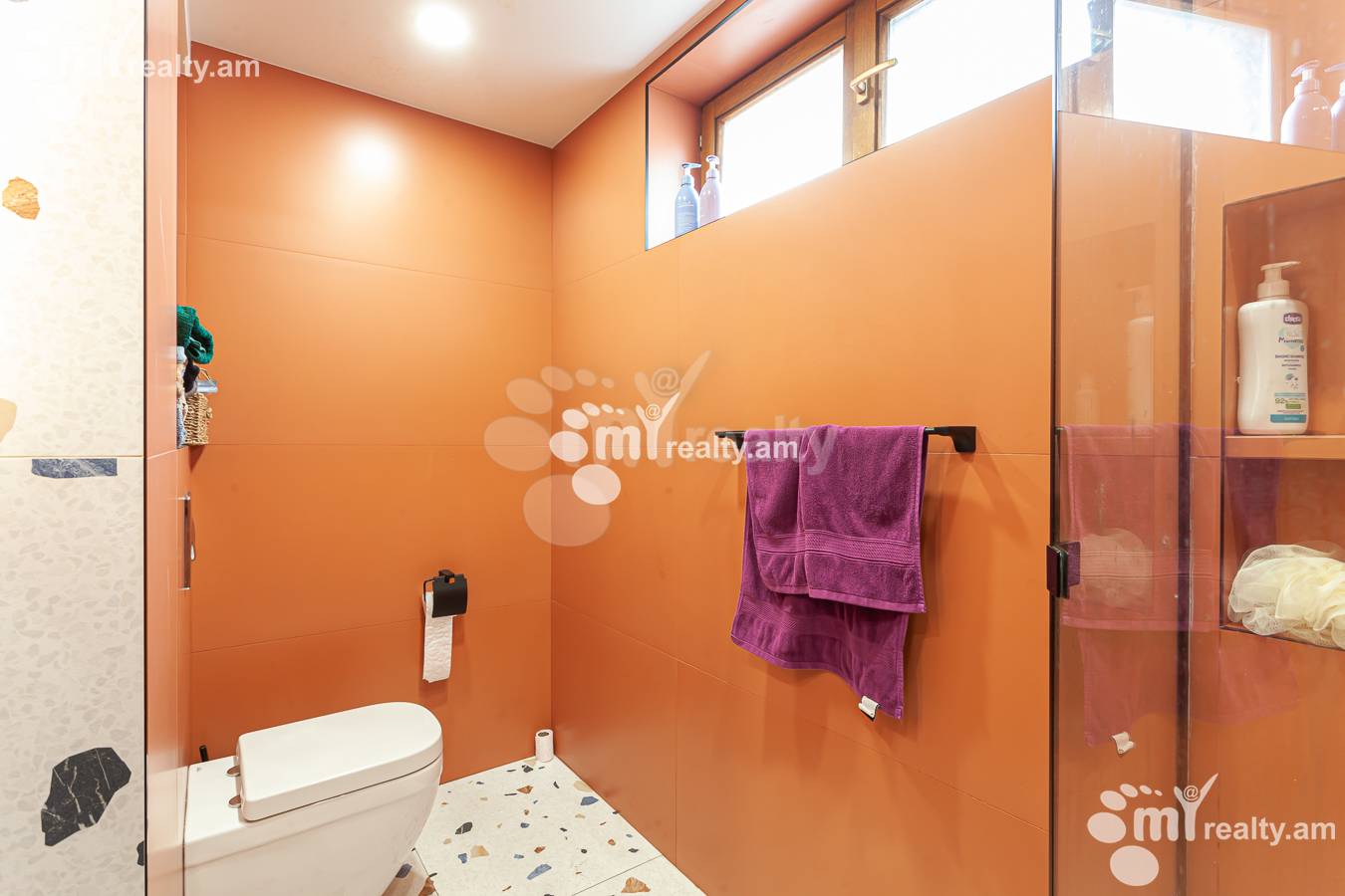 4 սենյականոց բնակարան  Ամիրյան փող, Կենտրոն Երևան, 155962