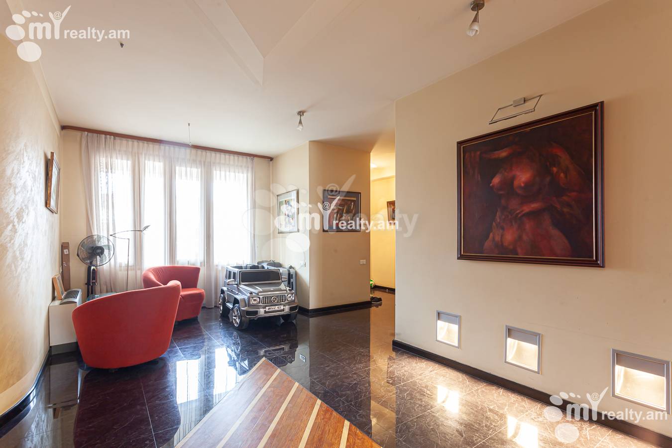 4 սենյականոց բնակարան  Ամիրյան փող, Կենտրոն Երևան, 155962