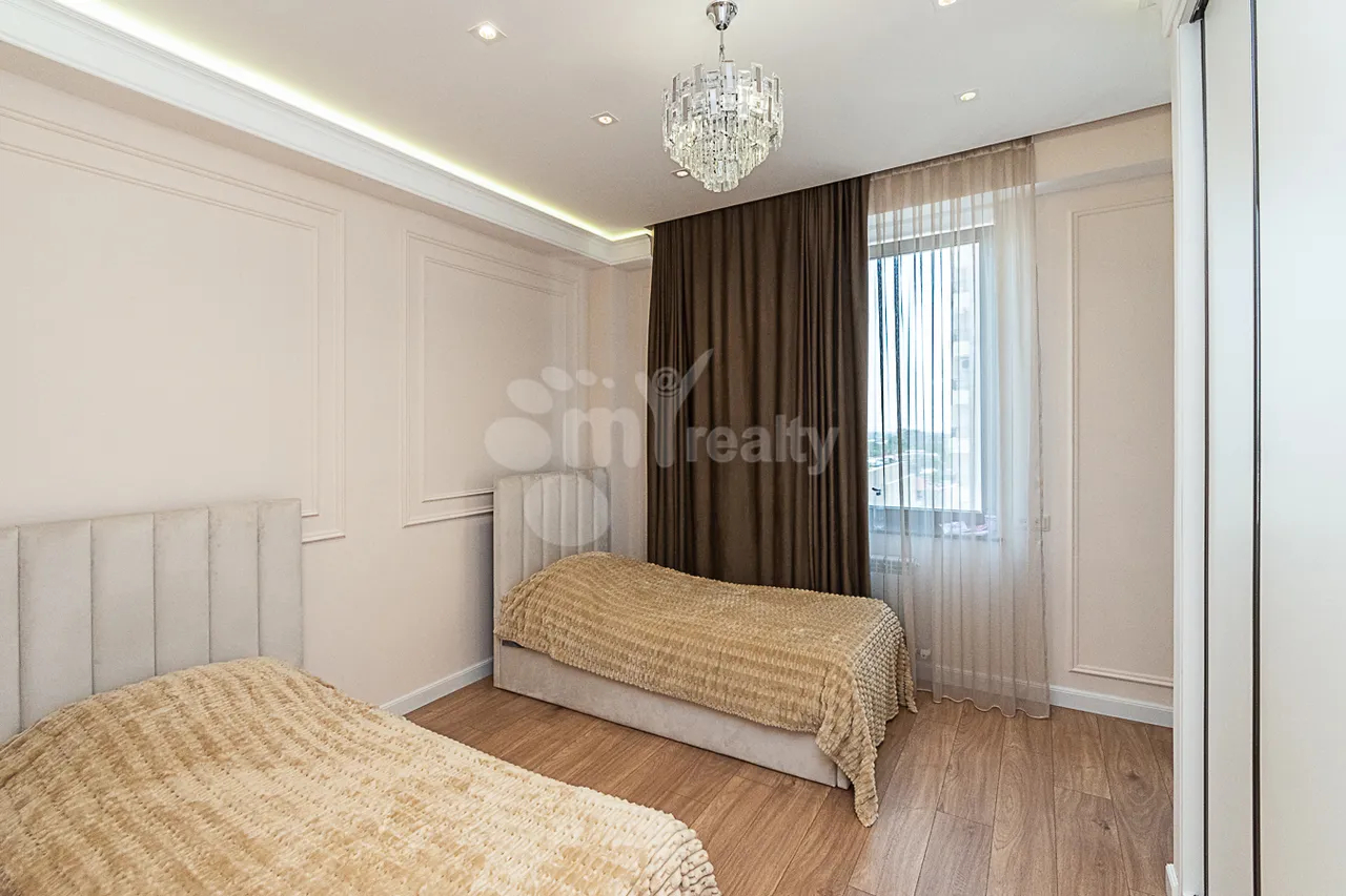 4 bedroom apartment for sale Arshakunyats Ave, Center Yerevan, 160978