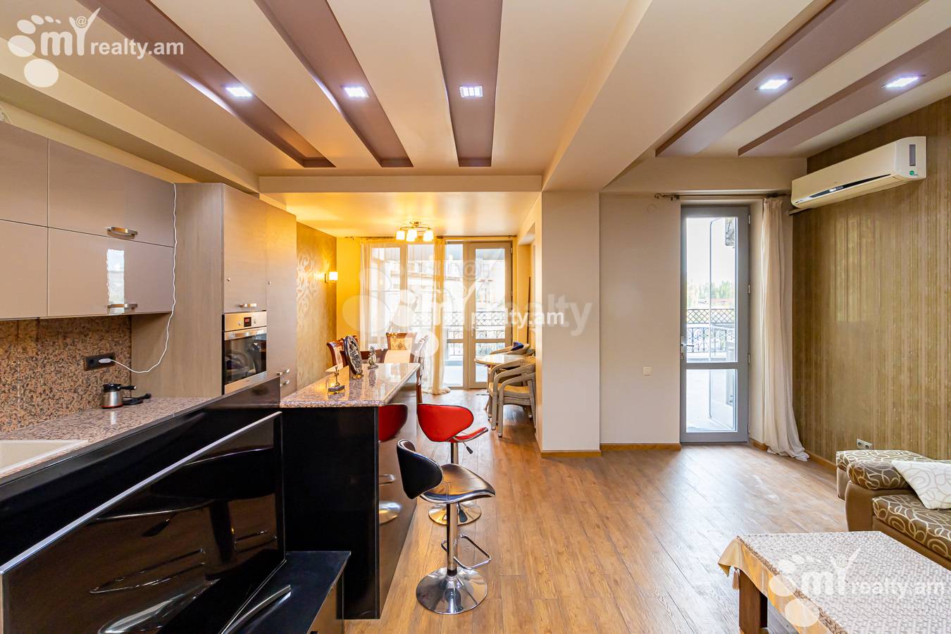 Снять 4 комнатную квартиру Анрапетутян ул, Центр Ереван, 151496