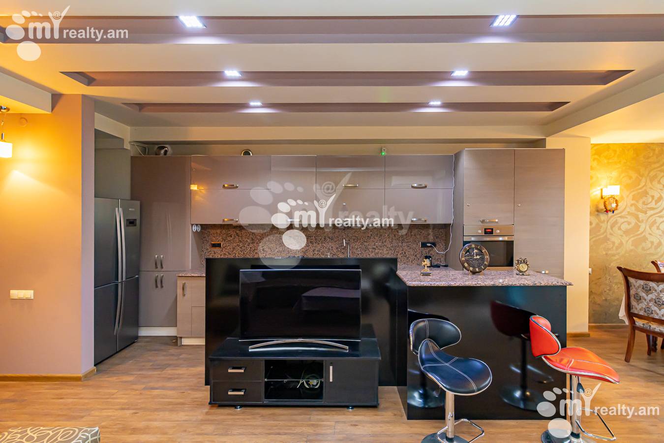 Снять 4 комнатную квартиру Анрапетутян ул, Центр Ереван, 151496