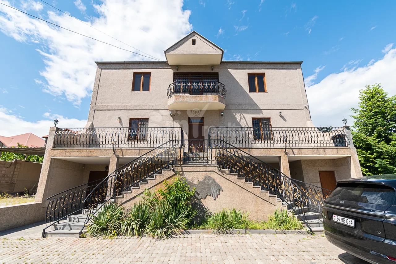 House for sale Melqumov St, Adjapnyak Yerevan, 160638