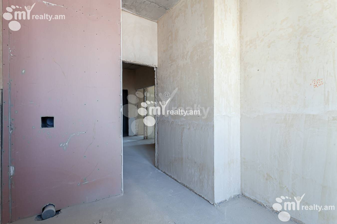 3 սենյականոց բնակարան  Գրիբոեդովի փող, Արաբկիր Երևան, 154781