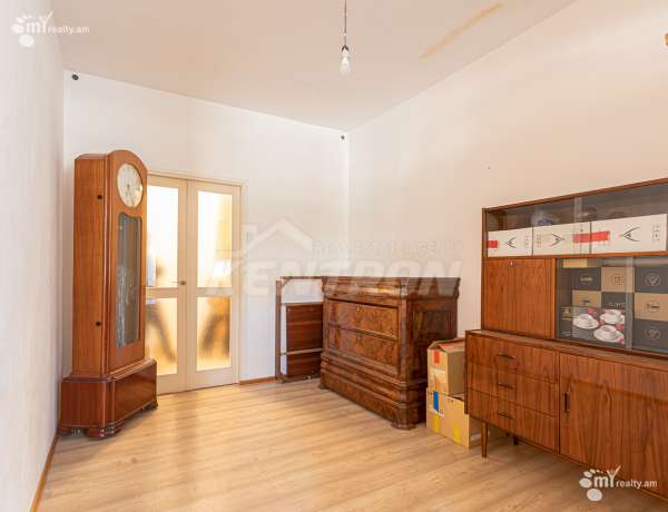 2-senyakanoc-bnakaran-vacharq-Yerevan-Center