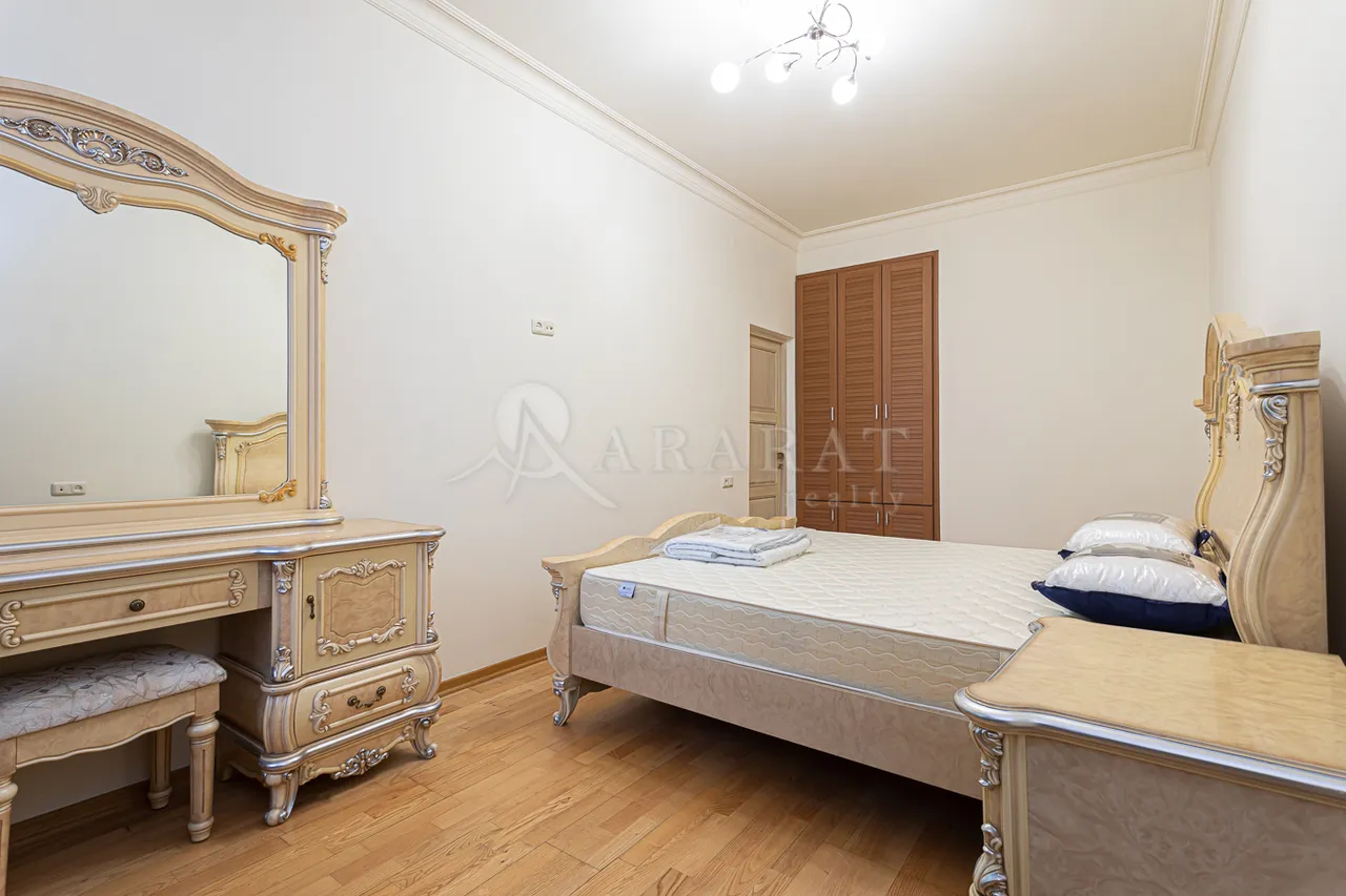 3 bedroom apartment for rent Amiryan St, Center Yerevan, 158204