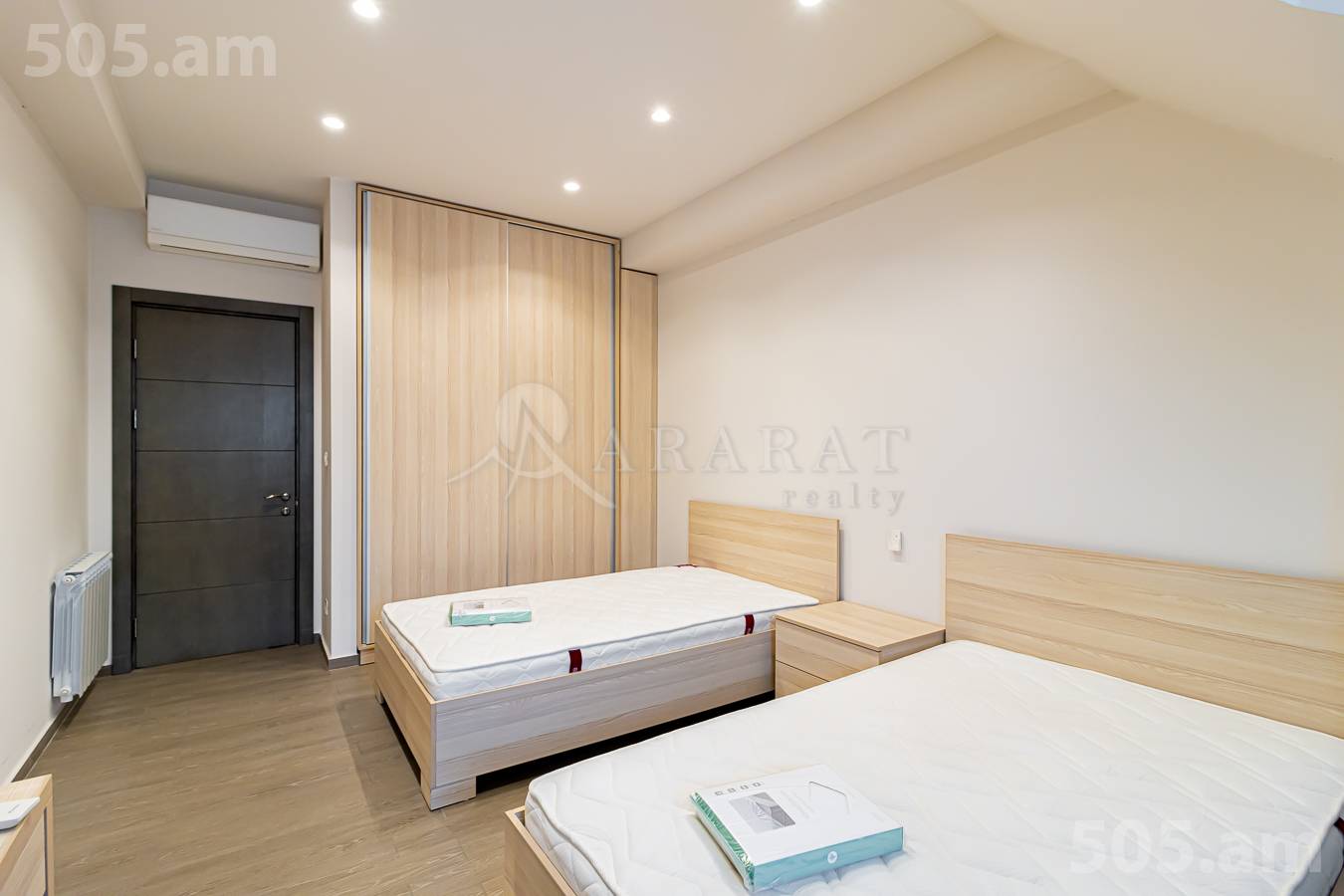 Снять 3 комнатную квартиру Антараин ул, Центр Ереван, 154429