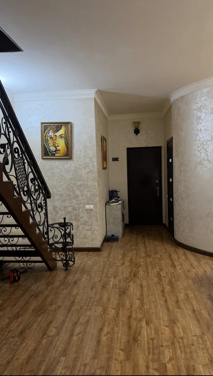4 bedroom apartment for sale Antarayin St, Center Yerevan, 160812