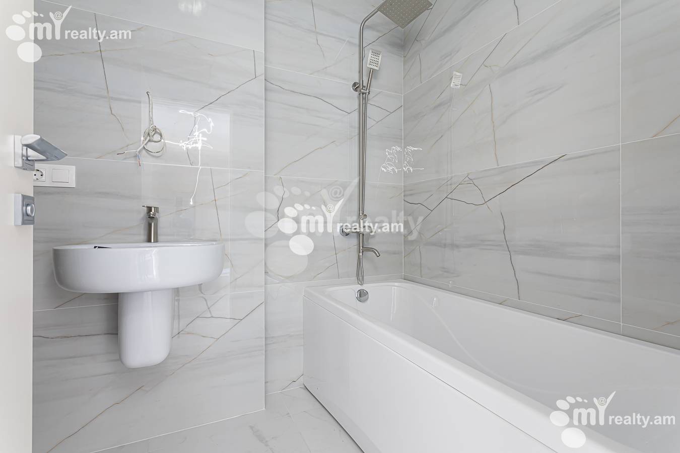 4 bedroom apartment for sale خیابان وراساکان, عربگیر ایروان, 156804