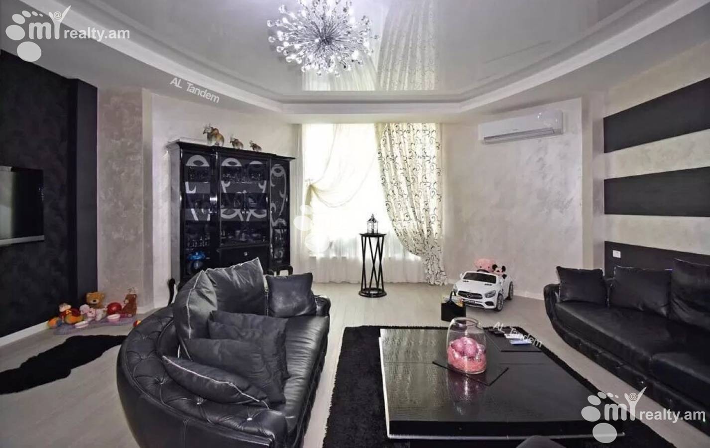 Купить 3 комнатную квартиру Антараин ул, Центр Ереван, 128202