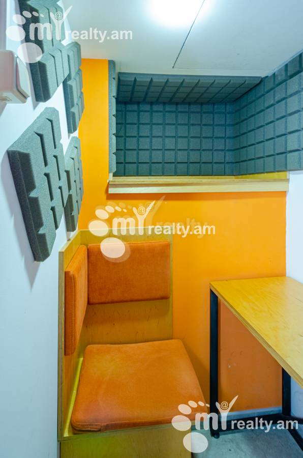 Снять коммерческoе помещение Орбели Ехбайрнери ул, Арабкир Ереван, 137098