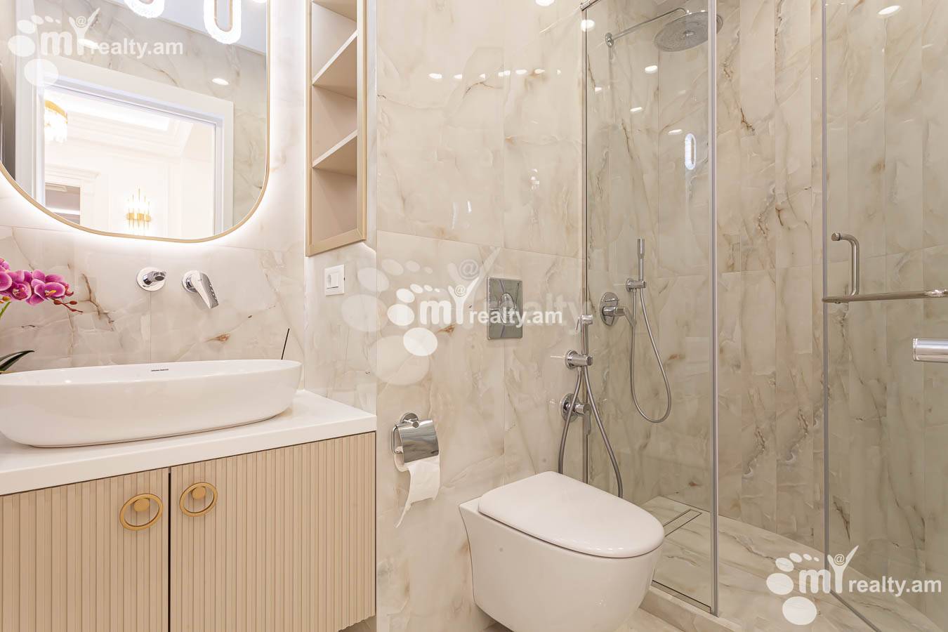3 սենյականոց բնակարան վարձով Արամի փող, Կենտրոն Երևան, 152940