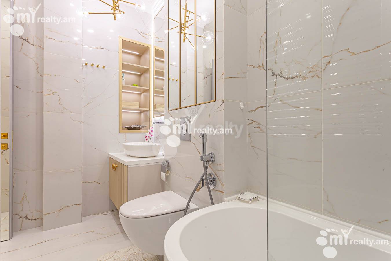 3 սենյականոց բնակարան վարձով Արամի փող, Կենտրոն Երևան, 152940