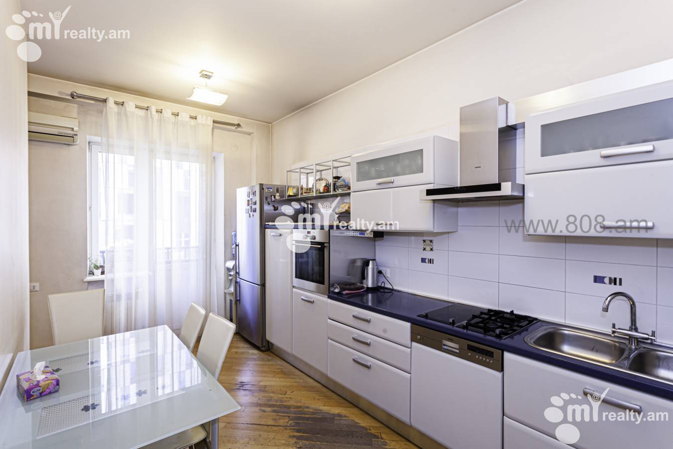 4 սենյականոց բնակարան  Պուշկինի փող, Կենտրոն Երևան, 126960